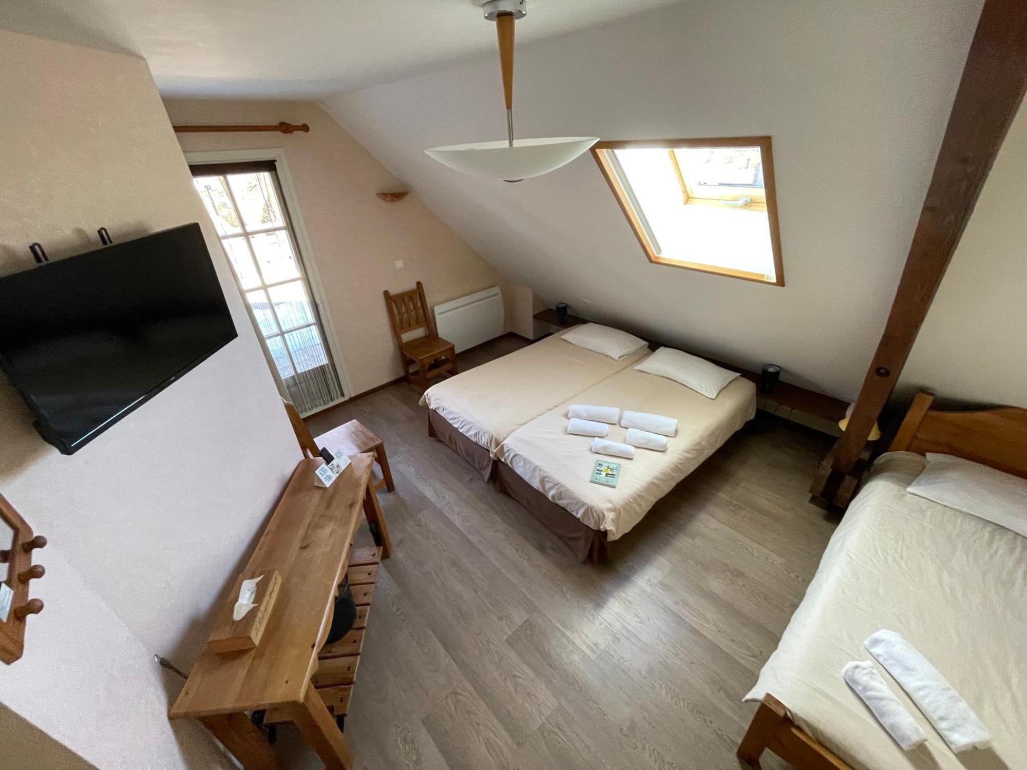 Logis Hotel Restaurant Auberge Du Bougnat Saint-Victor-la-Riviere Ngoại thất bức ảnh