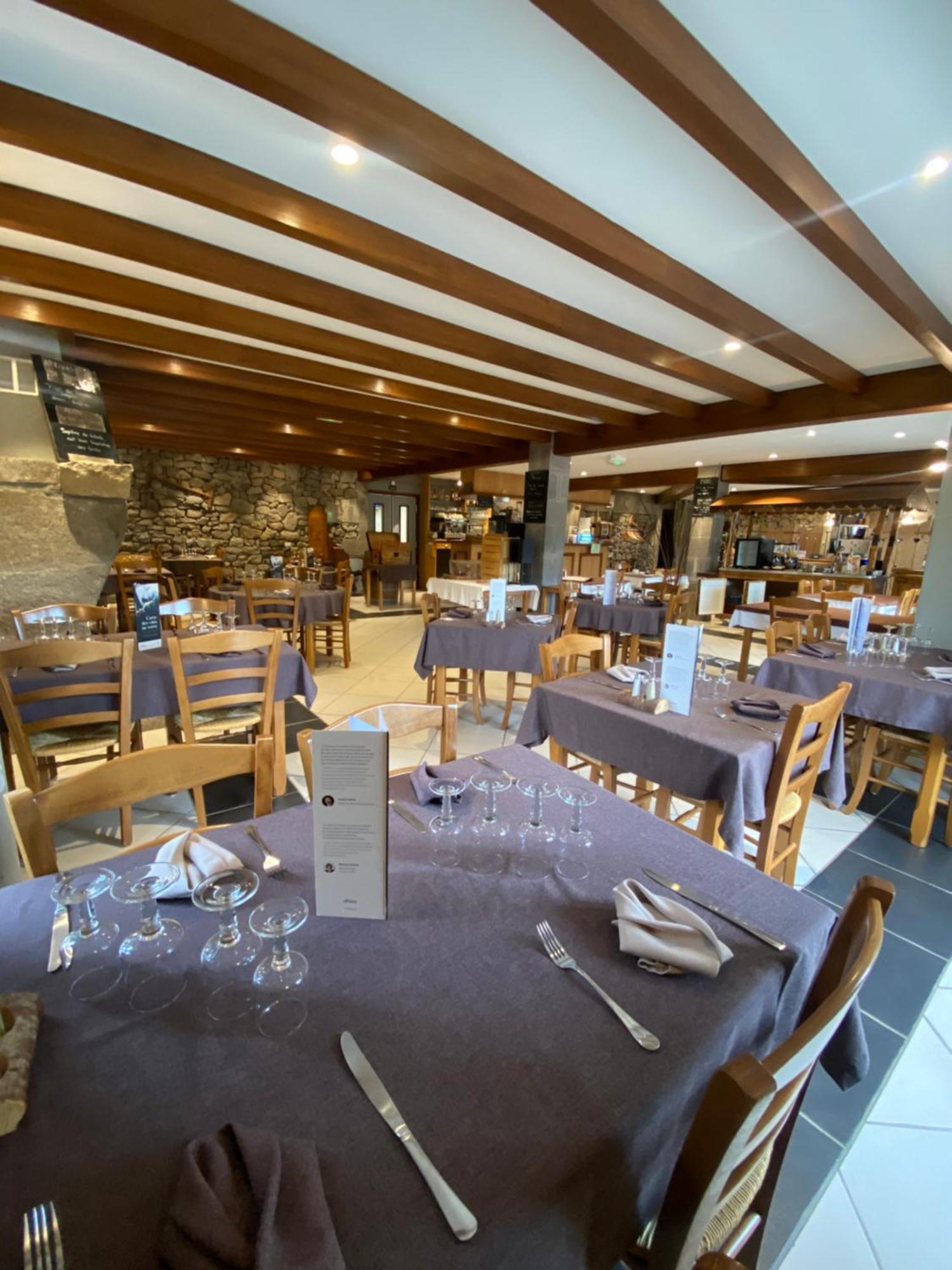 Logis Hotel Restaurant Auberge Du Bougnat Saint-Victor-la-Riviere Ngoại thất bức ảnh