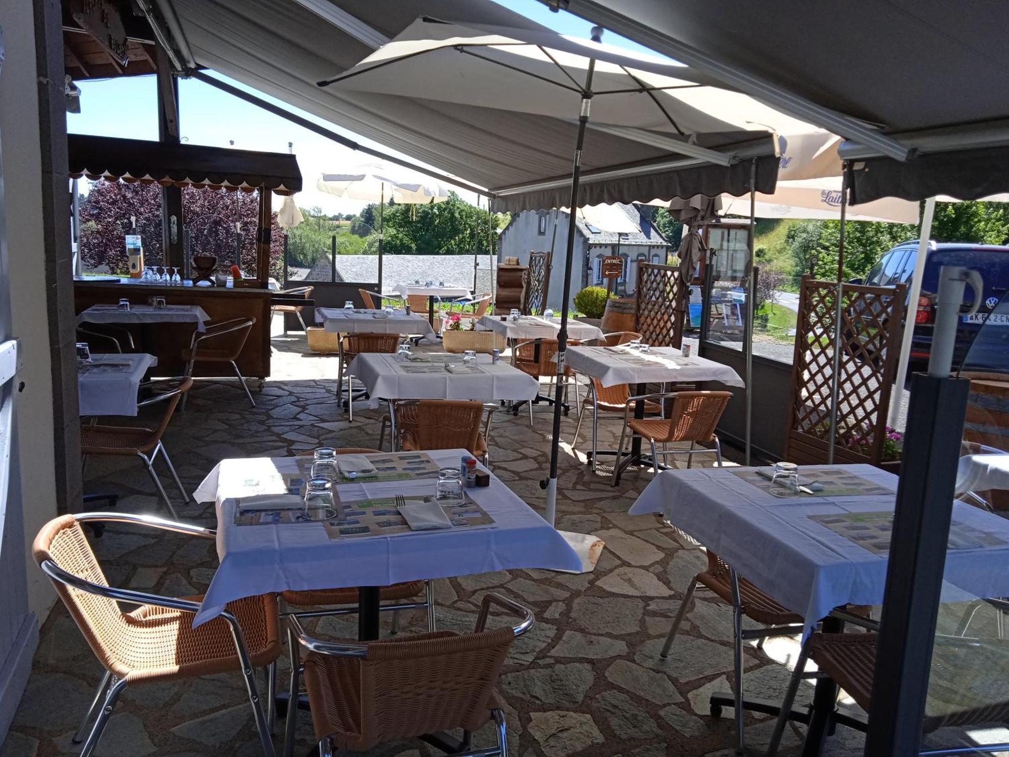 Logis Hotel Restaurant Auberge Du Bougnat Saint-Victor-la-Riviere Ngoại thất bức ảnh